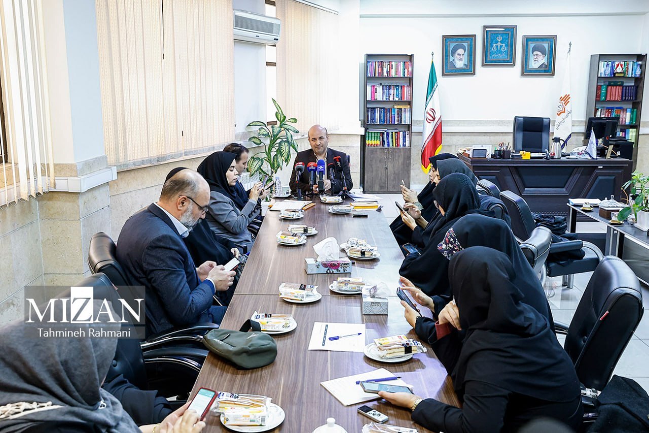 معاون پیشگیری از وقوع جرم دادگستری تهران: ۱۳۲ میلیون پیامک برای آشنایی با قانون الزام به ثبت رسمی معاملات اموال غیرمنقول ارسال شده است معاون پیشگیری از وقوع جرم دادگستری تهران: ۱۳۲ میلیون پیامک برای آشنایی با قانون الزام به ثبت رسمی معاملات اموال غیرمنقول ارسال شده است