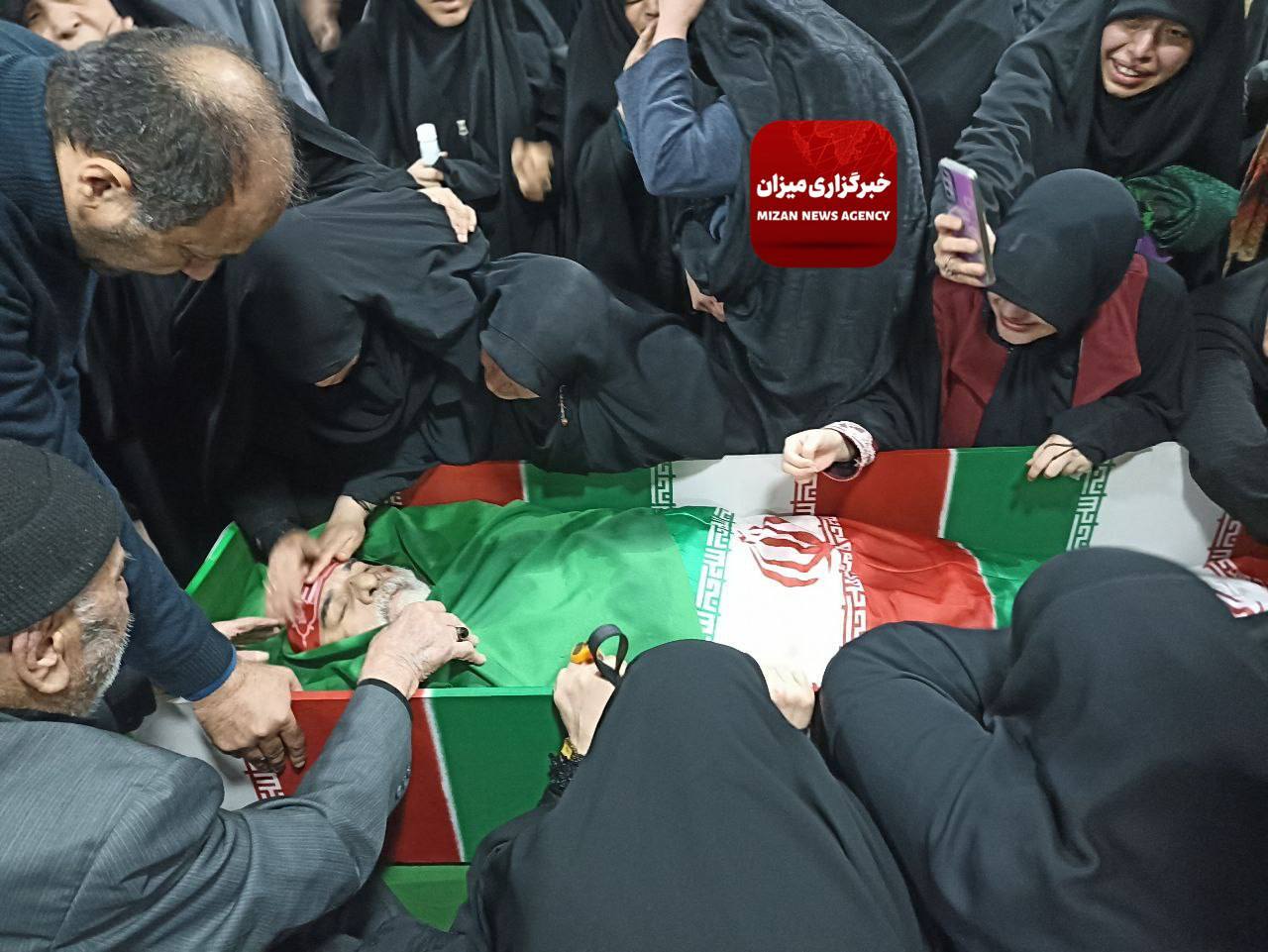 آیین وداع با پیکرهای مطهر حججاسلام والمسلمین رازینی و مقیسه آیین وداع با پیکرهای مطهر حججاسلام والمسلمین رازینی و مقیسه