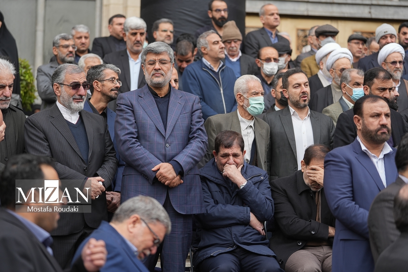 مراسم تشییع پیکر حججالاسلام والمسلمین شهیدان رازینی و مقیسه/ قرائت پیام رهبر انقلاب در مراسم تشییع/ رئیس دیوان عالی کشور: قضات جوان جایگزین این دو شهید خواهند شد مراسم تشییع پیکر حججالاسلام والمسلمین شهیدان رازینی و مقیسه/ قرائت پیام رهبر انقلاب در مراسم تشییع/ رئیس دیوان عالی کشور: قضات جوان جایگزین این دو شهید خواهند شد