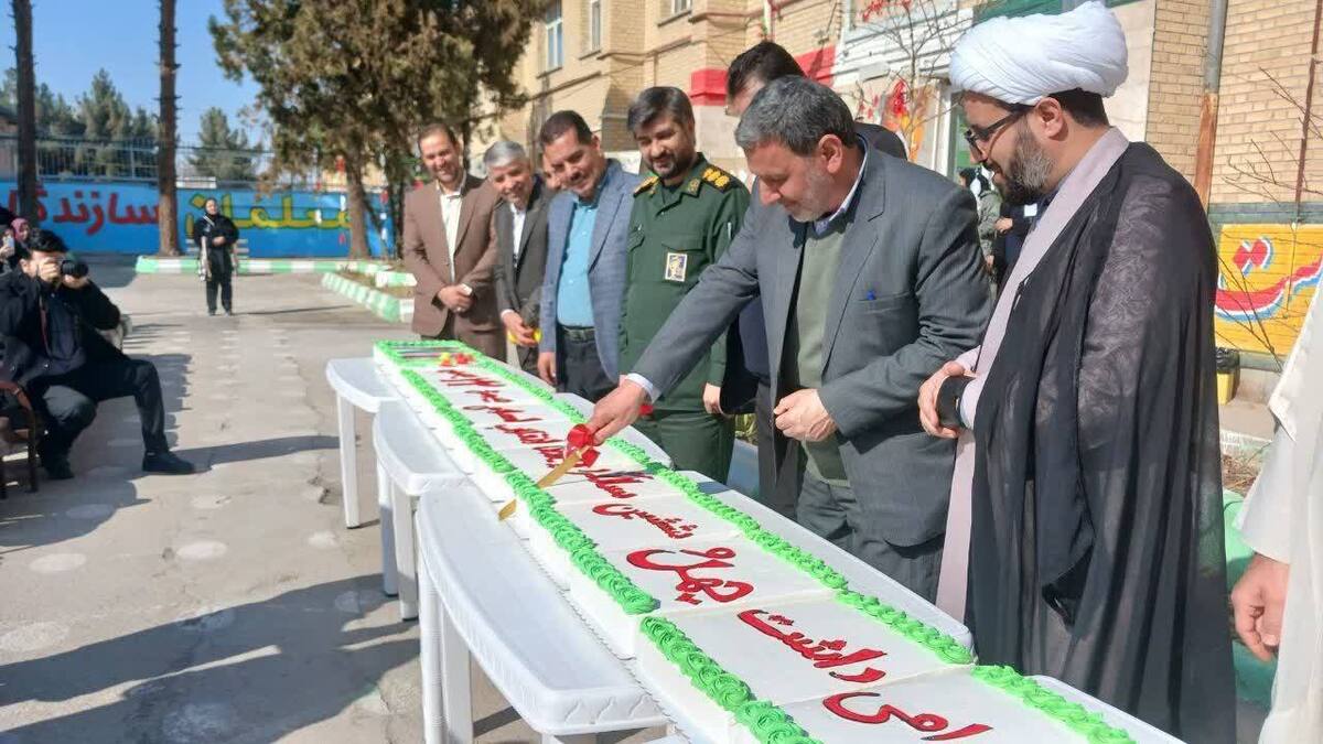  دانش‌آموزان و دانشجویان نقش مهمی در پیروزی انقلاب اسلامی داشتند