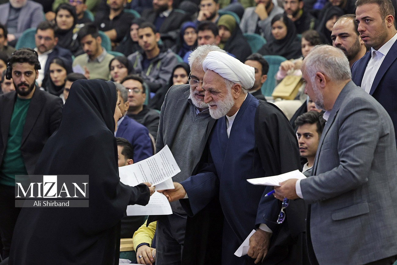 رئیس قوه قضاییه اژهای در دانشگاه آزاد واحد علوم تحقیقات تهران گفتوگوهای بدون واسطه رئیس قوه قضاییه با جامعه علمی و دانشگاهی کشور در سال ۱۴۰۳/ دیدار رئیس عدلیه با دانشجویان و نخبگان علمی کشور در سال گذشته