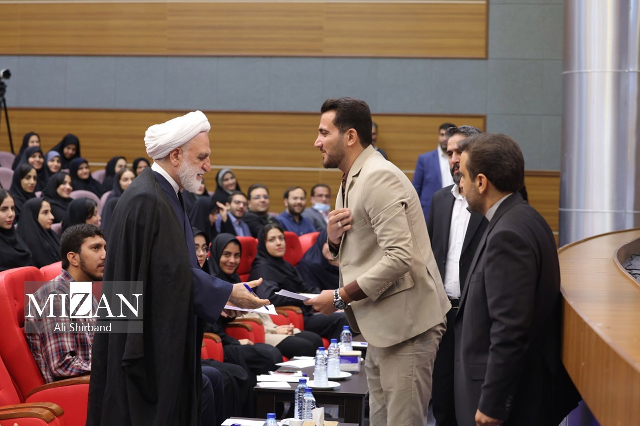 حضور رئیس قوه قضاییه در دانشگاه یاسوج (۲۵ اردیبهشت ۱۴۰۳) گفتوگوهای بدون واسطه رئیس قوه قضاییه با جامعه علمی کشور در سال ۱۴۰۳/ پنج دیدار رئیس عدلیه با دانشجویان و نخبگان علمی کشور در سال گذشته