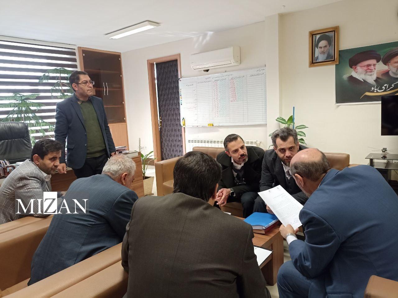 مسئولان قضایی تهران به مشکلات ۳۵ نفر از مراجعان در مرکز ارتباطات مردمی قوه قضاییه رسیدگی کردند مسئولان قضایی تهران به مشکلات ۳۵ نفر از مراجعان در مرکز ارتباطات مردمی قوه قضاییه رسیدگی کردند