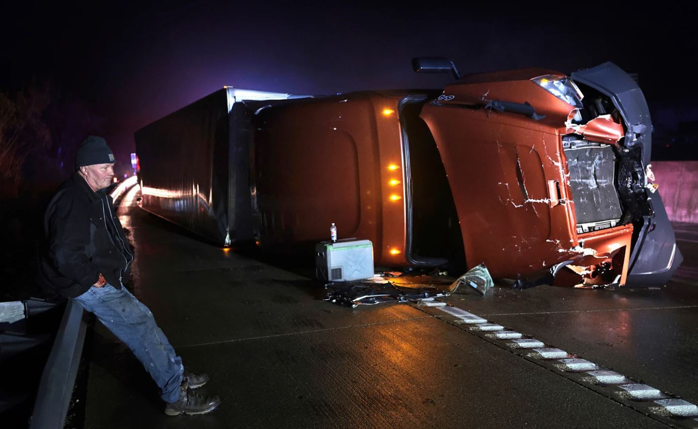 طوفان در آمریکا ۳۲ قربانی گرفت طوفان در آمریکا ۳۲ قربانی گرفت
