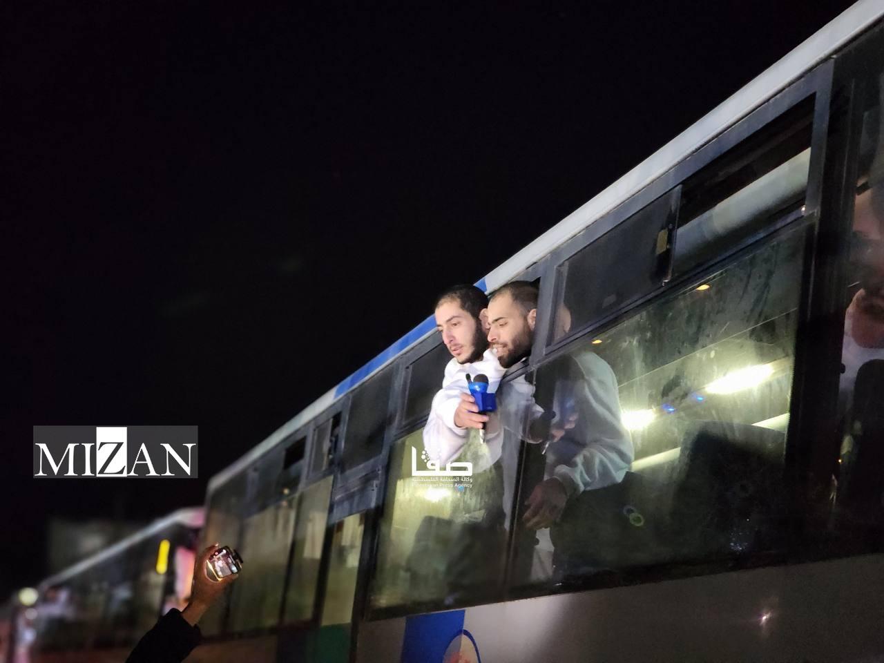 آزادی صدها اسیر فلسطینی از زندان رژیم صهیونیستی آزادی صدها اسیر فلسطینی از زندان رژیم صهیونیستی