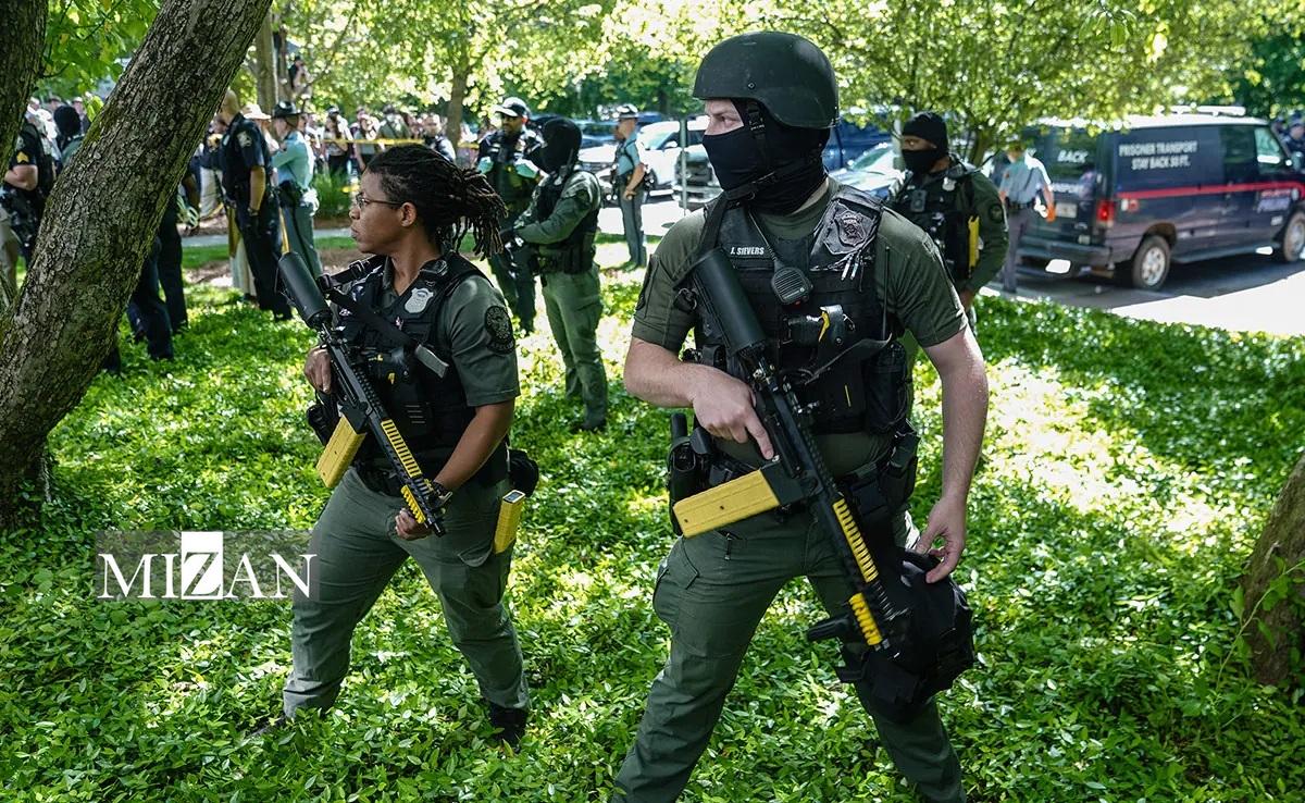 خشونت پلیس آمریکا علیه دانشجویان و اساتید؛ سرکوب معترضان با شوکر و گازاشکآور خشونت پلیس آمریکا علیه دانشجویان و اساتید؛ سرکوب معترضان با شوکر و گازاشکآور