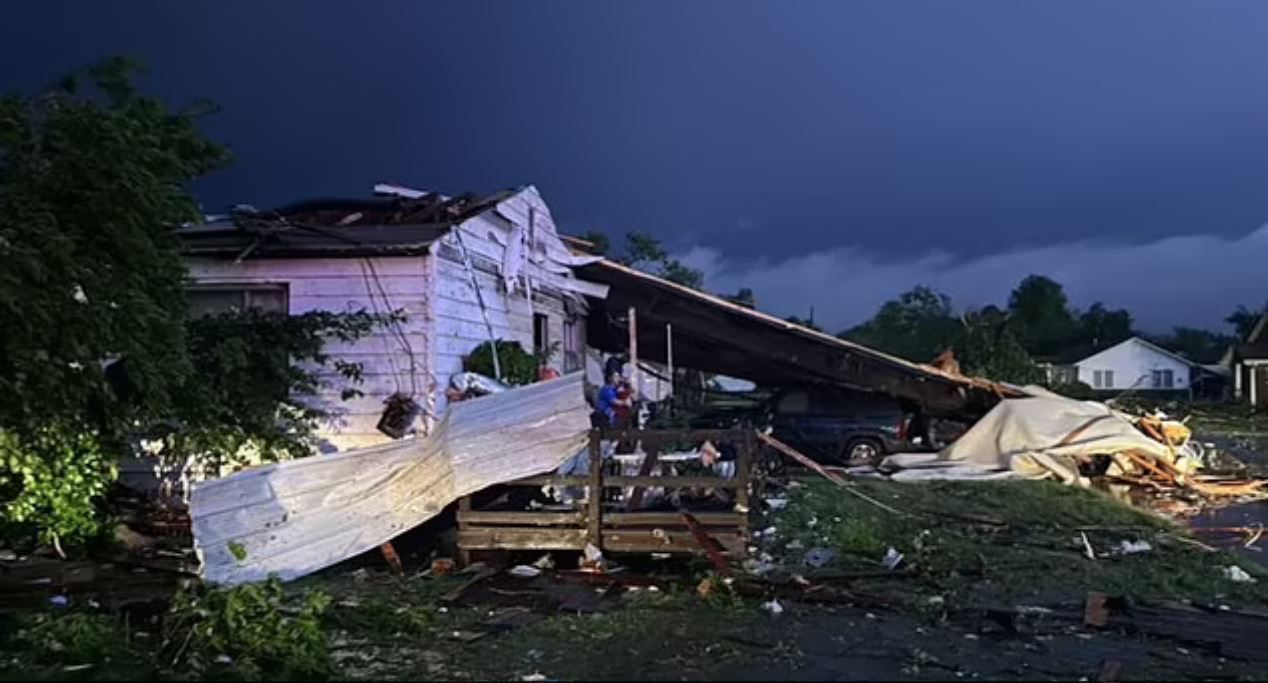 مواجهه ۱۰ میلیون نفر در آمریکا با تهدید طوفانهای شدید مواجهه ۱۰ میلیون نفر در آمریکا با تهدید طوفانهای شدید