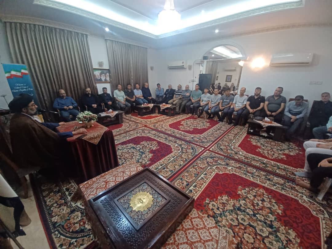 مراسم استقبال از پرچم آستان قدس رضوی با حضور ایرانیان مقیم مالزی در رایزنی فرهنگی کشورمان مراسم استقبال از پرچم آستان قدس رضوی با حضور ایرانیان مقیم مالزی در رایزنی فرهنگی کشورمان