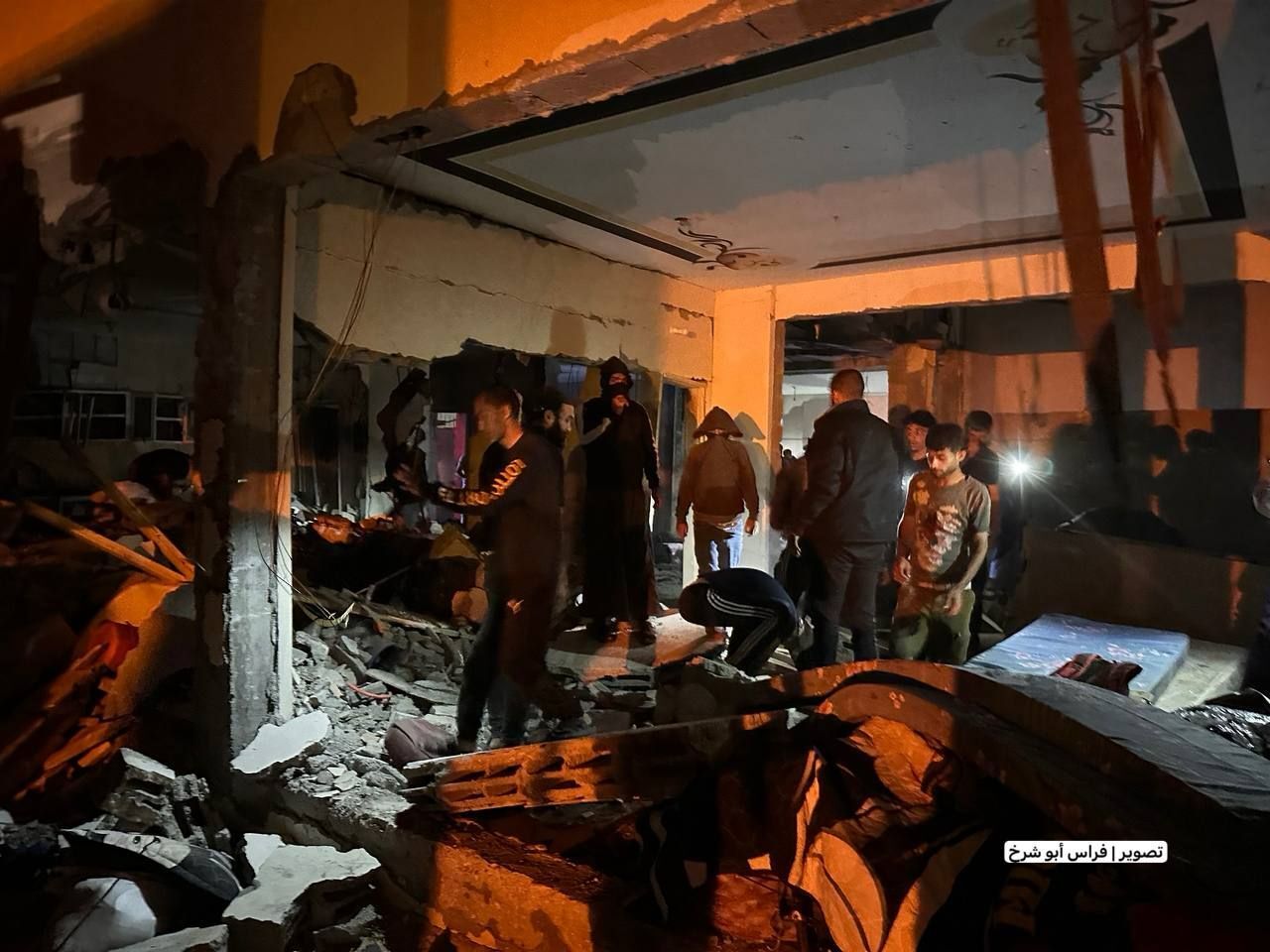 حملات مجدد رژیم صهیونیستی به مرکز نوار غزه/ حماس: پاسخ اشغالگران را به پیشنهاد خود دریافت کردیم حملات مجدد رژیم صهیونیستی به مرکز نوار غزه/ حماس: پاسخ اشغالگران را به پیشنهاد خود دریافت کردیم