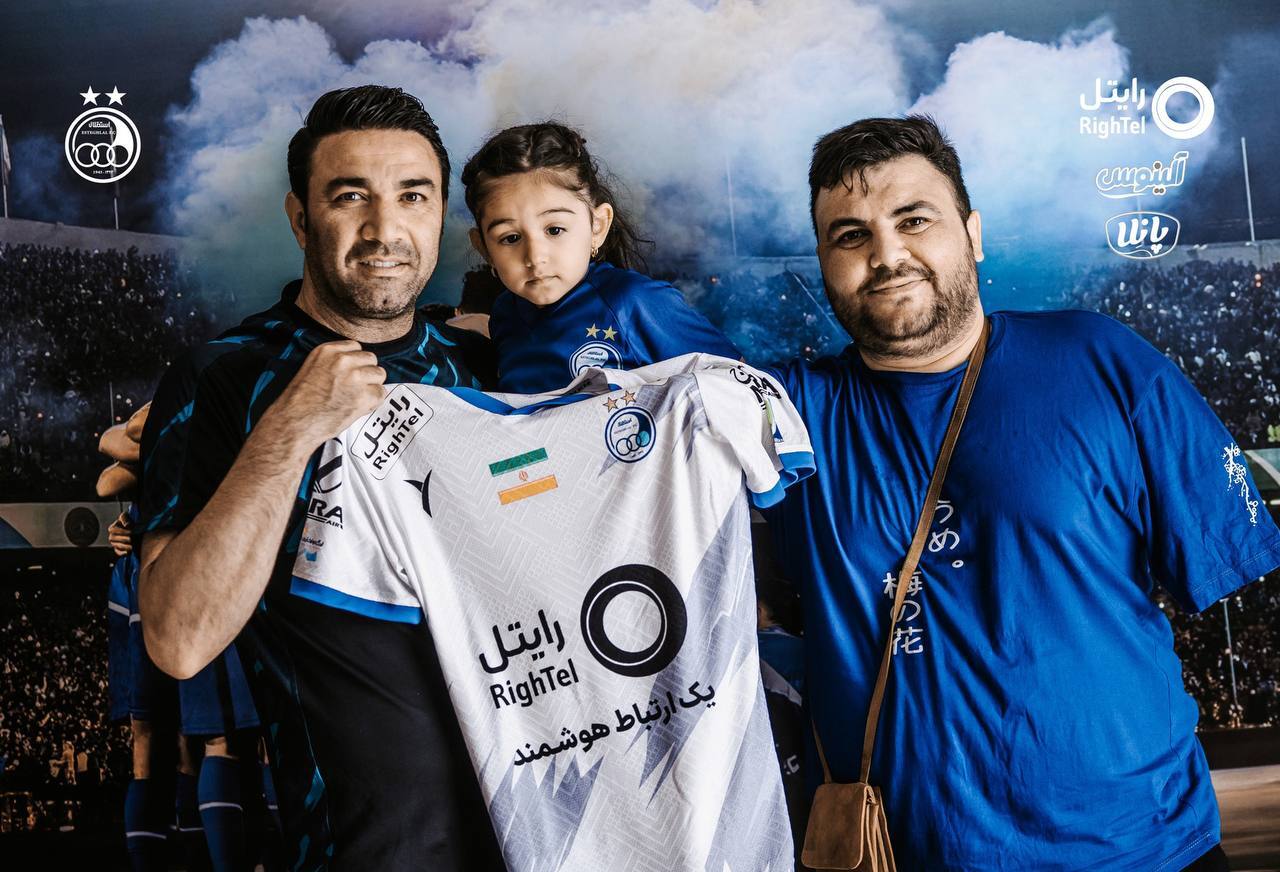 استقلالی عاشق میهمان ویژه تمرین استقلال استقلالی عاشق میهمان ویژه تمرین استقلال