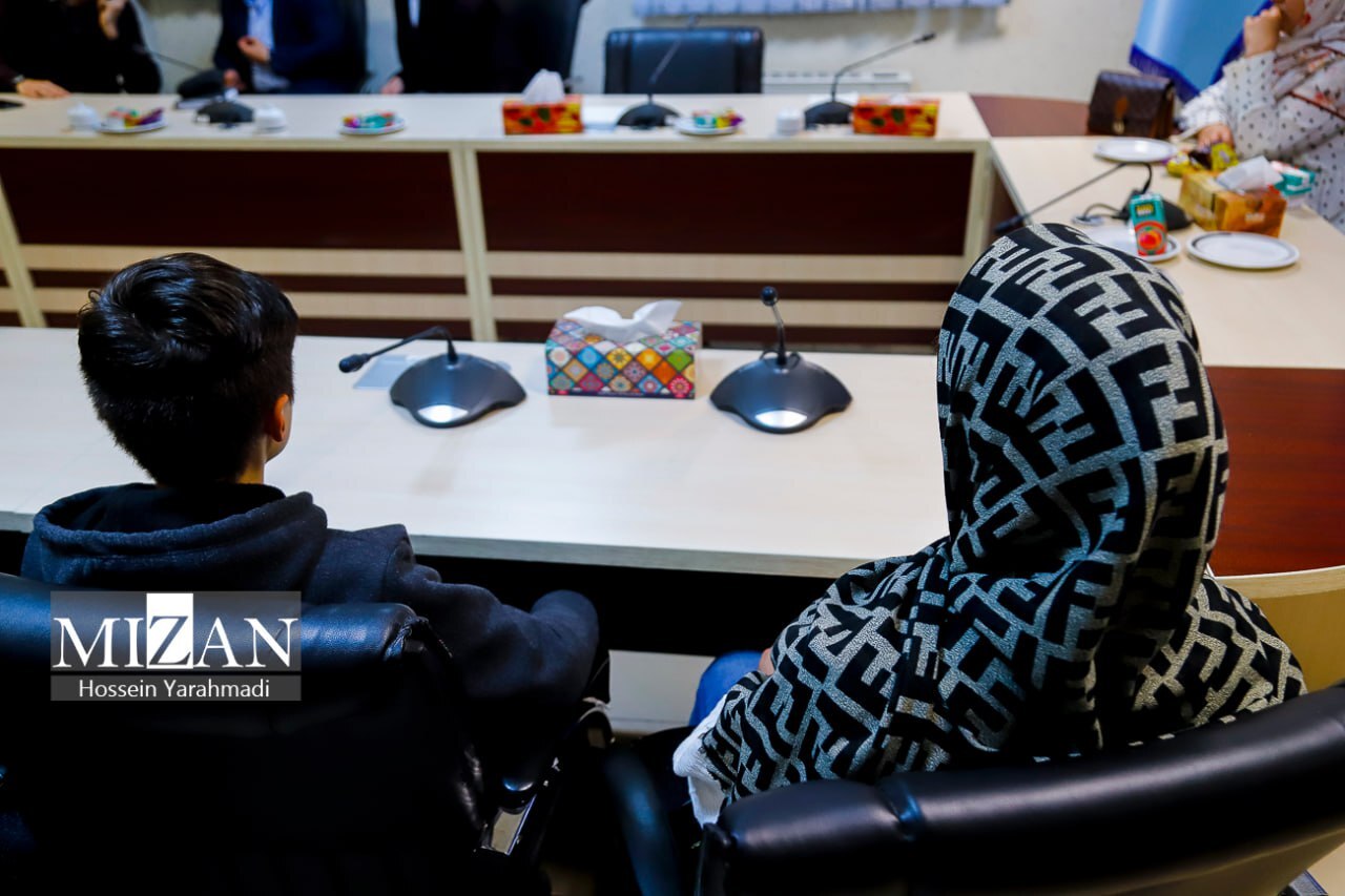 روایت سرگذشت فریبخوردگان گروهکهای تروریستی تجزیهطلب از دام گروهکهای تروریستی تجزیهطلب برای کودکان آسیبپذیر کُرد/ شستوشوی مغزی؛ استراتژی گروهکهای تروریستی تجزیهطلب برای عضوگیری/ سربازگیری پ.ک.ک و پژاک از میان کودکان و نوجوانان/ پایگاههای مرگ؛ پایان سراب زندگی و تحصیل در اروپا/ مرگ کودکان و نوجوانان فریبخورده در پایگاههای مرگ روایت سرگذشت فریبخوردگان گروهکهای تروریستی تجزیهطلب از دام گروهکهای تروریستی تجزیهطلب برای کودکان آسیبپذیر کُرد/ شستوشوی مغزی؛ استراتژی گروهکهای تروریستی تجزیهطلب برای عضوگیری/ سربازگیری پ.ک.ک و پژاک از میان کودکان و نوجوانان/ پایگاههای مرگ؛ پایان سراب زندگی و تحصیل در اروپا/ مرگ کودکان و نوجوانان فریبخورده در پایگاههای مرگ