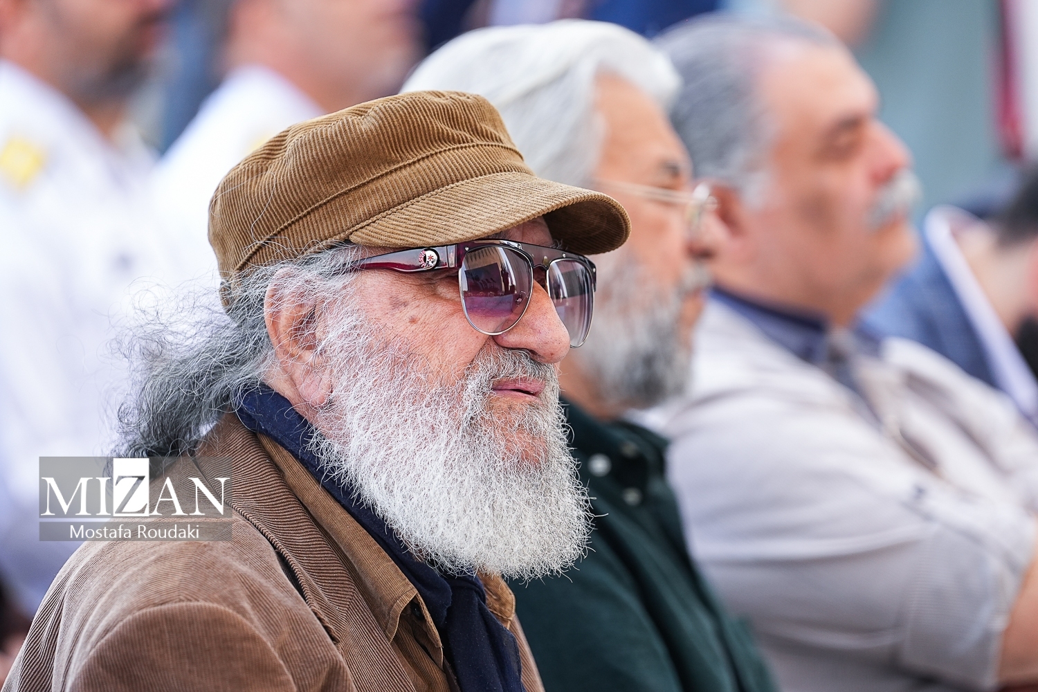 هنرمندان از شهید جمهور میگویند هنرمندان از شهید جمهور میگویند