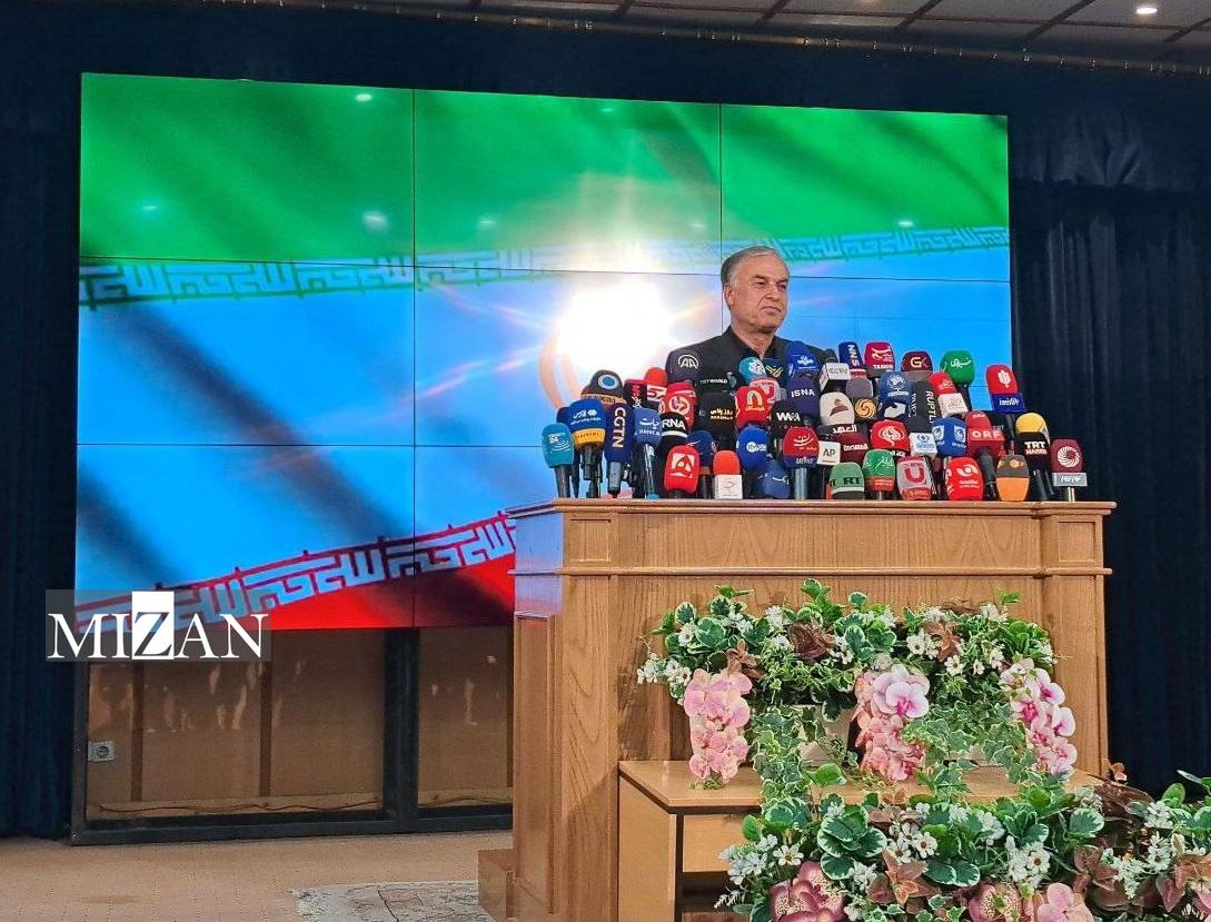 محمود احمدی بیغش در انتخابات ریاست جمهوری ثبتنام کرد/ احمدی بیغش: پاسخ همه خواسته در عمل به قانون اساسی است محمود احمدی بیغش در انتخابات ریاست جمهوری ثبتنام کرد/ احمدی بیغش: پاسخ همه خواسته در عمل به قانون اساسی است