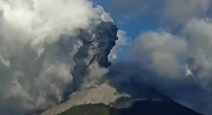 فوران مجدد کوه آتشفشان ایبو در اندونزی
