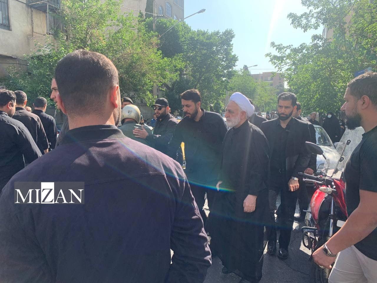 مراسم تشییع پیکر شهدای خدمت در پایتخت آغاز شد/ حضور گسترده مردم تهران برای وداع با رئیس جمهور شهید مراسم تشییع پیکر شهدای خدمت در پایتخت آغاز شد/ حضور گسترده مردم تهران برای وداع با رئیس جمهور شهید