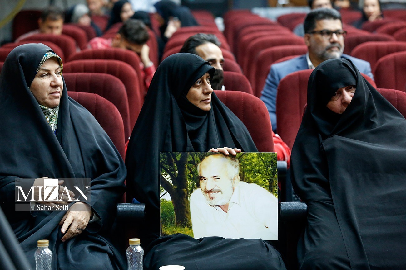 فرقه جنایت کار منافقین مدعیان دروغین اسلام و آزادی/ دادگاه محکومیت جنایات منافقین حرکتی ارزنده است فرقه جنایت کار منافقین مدعیان دروغین اسلام و آزادی/ دادگاه محکومیت جنایات منافقین حرکتی ارزنده است