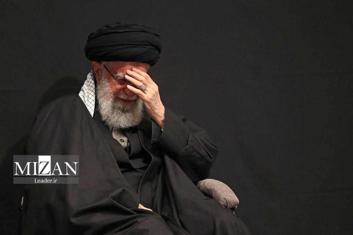 مراسم بزرگداشت رئیس‌جمهور فقید و همراهان گرامی ایشان از سوی رهبر انقلاب اسلامی
