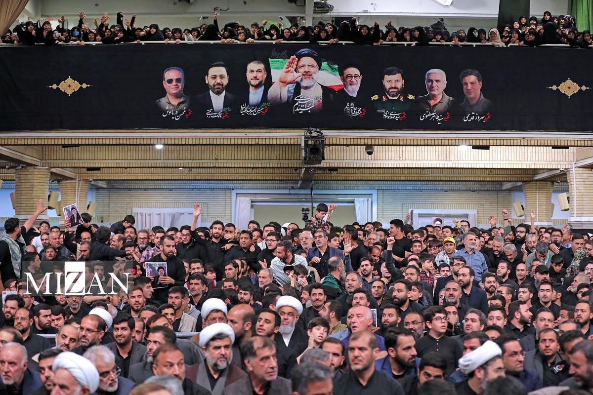 حال و هوای حسینیه امام خمینی (ره) دقایقی پیش از آغاز مراسم بزرگداشت شهدای خدمت