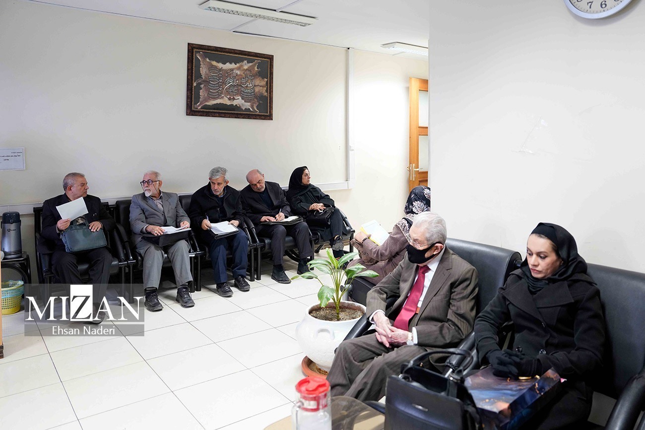 ۲۱۲ هزار و ۲۶۳ مورد ملاقات مردمی در خرداد ماه توسط مسئولان قضایی انجام شد/ دریافت ۱۴۴ درخواست حقوقی از نمازگزاران در میز خدمت نماز جمعه تهران