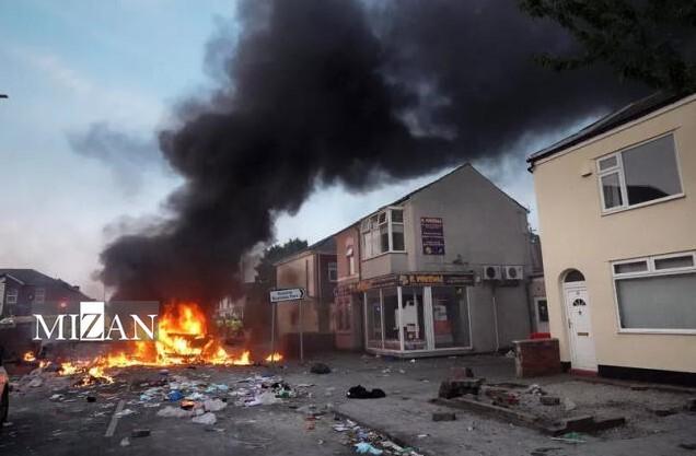 انگلیس در هراس تشدید خشونتها؛ تامین ۶۰۰ سلول زندان و استقرار گسترده پلیس ضدشورش انگلیس در هراس تشدید خشونتها؛ تامین ۶۰۰ سلول زندان و استقرار گسترده پلیس ضدشورش