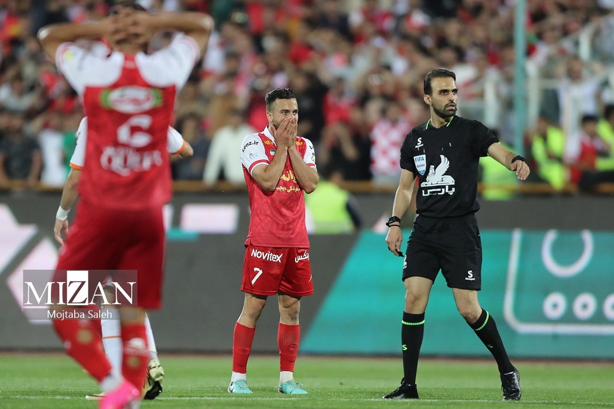 اصلانیان: فوتبال ایران آینده غمگینی خواهد داشت/ پرسپولیس در نقل‌وانتقالات ضعیف بود