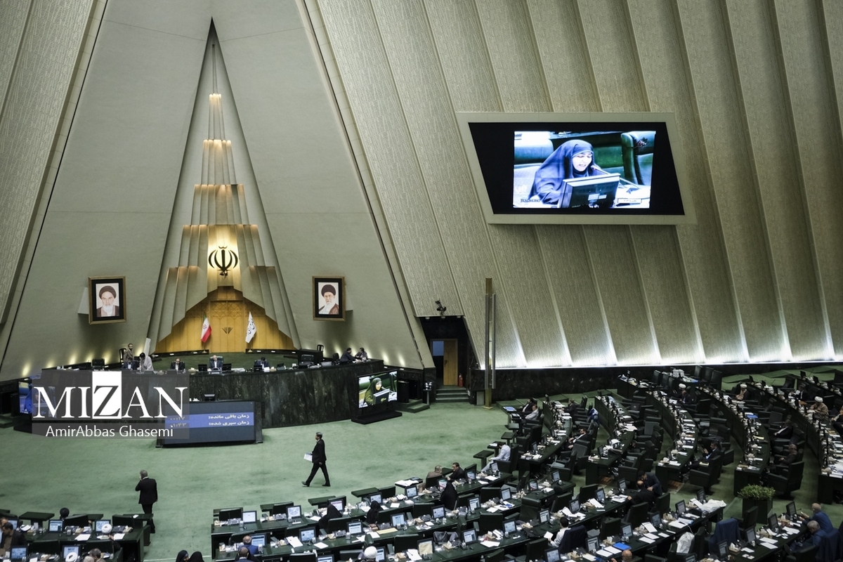 نماینده موافق: ظفرقندی از طلایه‌داران جبهه و جنگ است