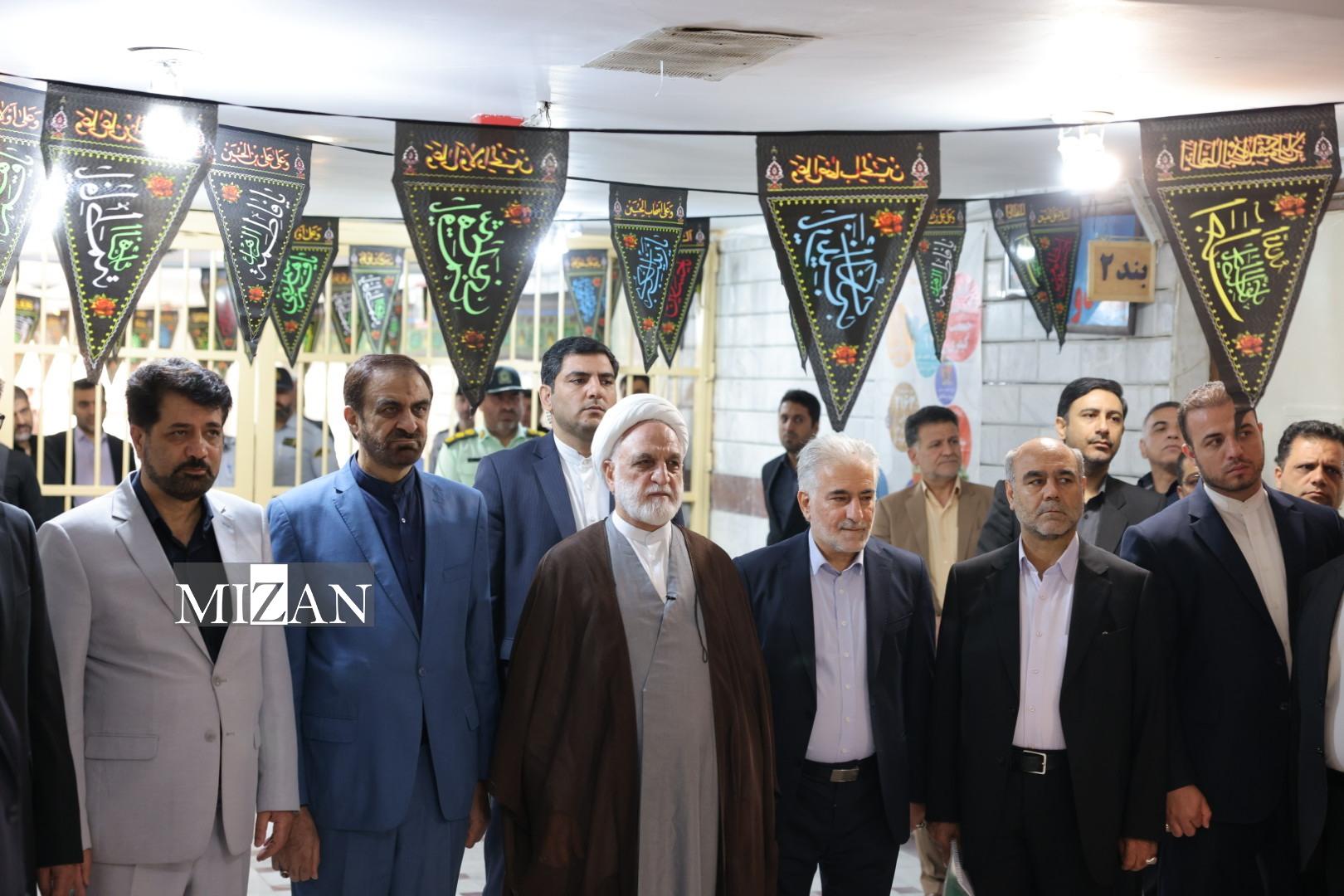 بازدید رئیس قوه قضاییه از زندان مرکزی شهرکرد/ تاکید قاضیالقضات بر بهرهمندی زندانیان واجد شرایط، از ارفاقات قانونی؛ به استثنای مرتکبین جرایم خشن و تهدیدکنندگان امنیت فیزیکی و روانی مردم بازدید رئیس قوه قضاییه از زندان مرکزی شهرکرد/ تاکید قاضیالقضات بر بهرهمندی زندانیان واجد شرایط، از ارفاقات قانونی؛ به استثنای مرتکبین جرایم خشن و تهدیدکنندگان امنیت فیزیکی و روانی مردم