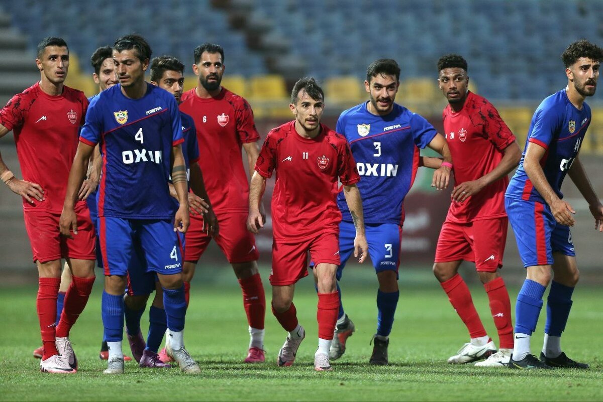 گلباران اکسین با رونمایی از ستارگان جدید سرخ‌پوشان؛ شاهکار العملود در پرسپولیس