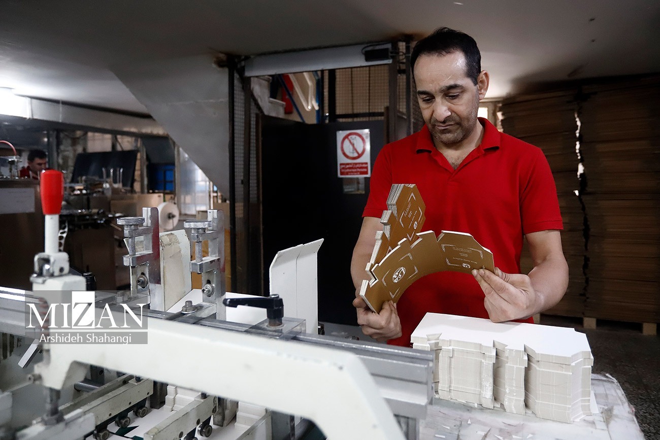 ۱۱ زندانی غیرعمد توسط اعضای ستاد سیاستگذاری صنعت چاپ آزاد شدند/ صدمات جبرانناپذیر قطعی برق بر صنعت چاپ ۱۱ زندانی غیرعمد توسط اعضای ستاد سیاستگذاری صنعت چاپ آزاد شدند/ صدمات جبرانناپذیر قطعی برق بر صنعت چاپ