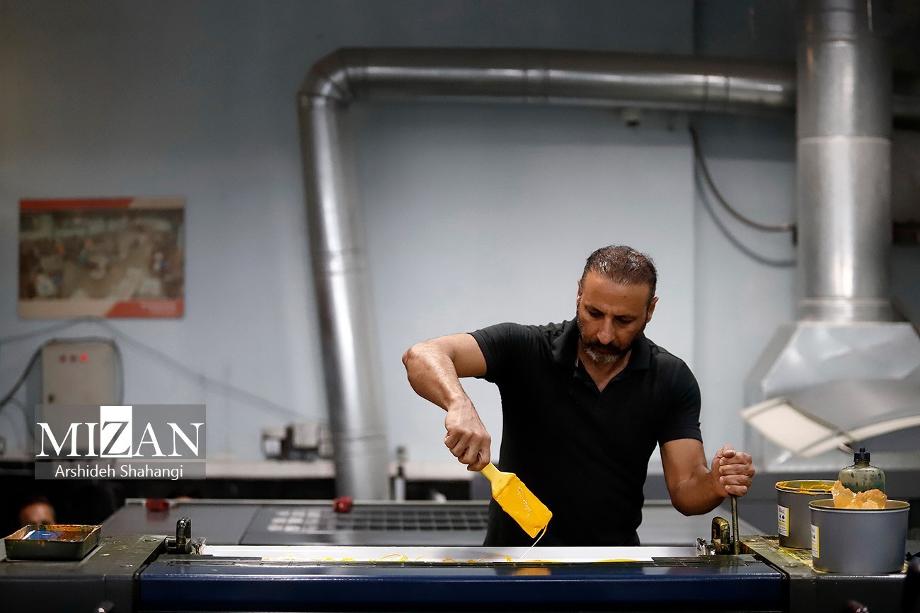 ۱۱ زندانی غیرعمد توسط اعضای ستاد سیاستگذاری صنعت چاپ آزاد شدند/ صدمات جبرانناپذیر قطعی برق بر صنعت چاپ ۱۱ زندانی غیرعمد توسط اعضای ستاد سیاستگذاری صنعت چاپ آزاد شدند/ صدمات جبرانناپذیر قطعی برق بر صنعت چاپ