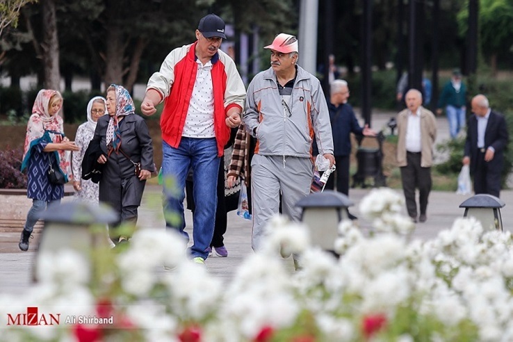 چرایی تاخیر در اجرای قانون همسان‌سازی حقوق بازنشستگان؛ از تغییر دولت تا آماده نبودن آیین‌نامه شیوه اجرای آن توسط سازمان اداری استخدامی