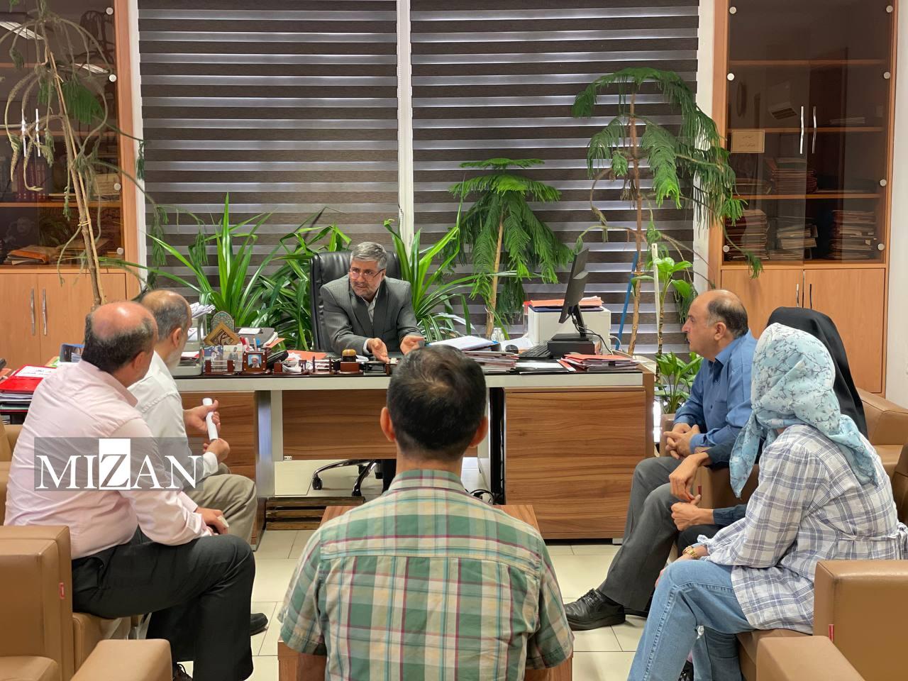 مدیرکل جذب و گزینش قوه قضاییه با حضور در مرکز ارتباطات مردمی قوه قضاییه به مشکلات حقوقی و قضایی مراجعان رسیدگی کردند/ آزمون جذب عمومی تصدی منصب قضات ۱۴۰۳ به زودی برگزار خواهد شد مدیرکل جذب و گزینش قوه قضاییه با حضور در مرکز ارتباطات مردمی قوه قضاییه به مشکلات حقوقی و قضایی مراجعان رسیدگی کردند/ آزمون جذب عمومی تصدی منصب قضات ۱۴۰۳ به زودی برگزار خواهد شد