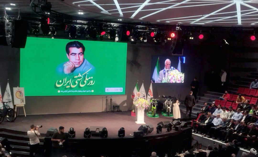 دبیر: کیلویی کار نمیکنیم؛ جامعه کشتی قهر کردن را کنار بگذارد!/ دنیامالی: در المپیک آینده باید از ظرفیت دیگر رشتهها نیز استفاده کنیم دبیر: کیلویی کار نمیکنیم؛ جامعه کشتی قهر کردن را کنار بگذارد!/ دنیامالی: در المپیک آینده باید از ظرفیت دیگر رشتهها نیز استفاده کنیم