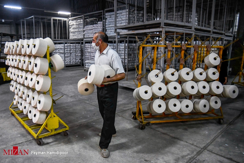 کارآفرینان مهمترین ظرفیت ایجاد اشتغال در زندان/۲۰ نفر از مددجویان در کارگاه پشم ریسی زندان مرکزی استان ایلام مشغول به کارند کارآفرینان مهمترین ظرفیت ایجاد اشتغال در زندان/۲۰ نفر از مددجویان در کارگاه پشم ریسی زندان مرکزی استان ایلام مشغول به کارند