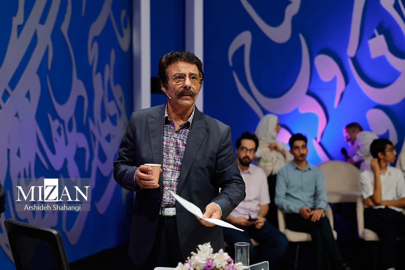 فضای مجازی دشمن ادبیات است/ برنامه «سرزمین شعر» ابعادی متفاوت از شعر را به مخاطب ارائه کرده است فضای مجازی دشمن ادبیات است/ برنامه «سرزمین شعر» ابعادی متفاوت از شعر را به مخاطب ارائه کرده است