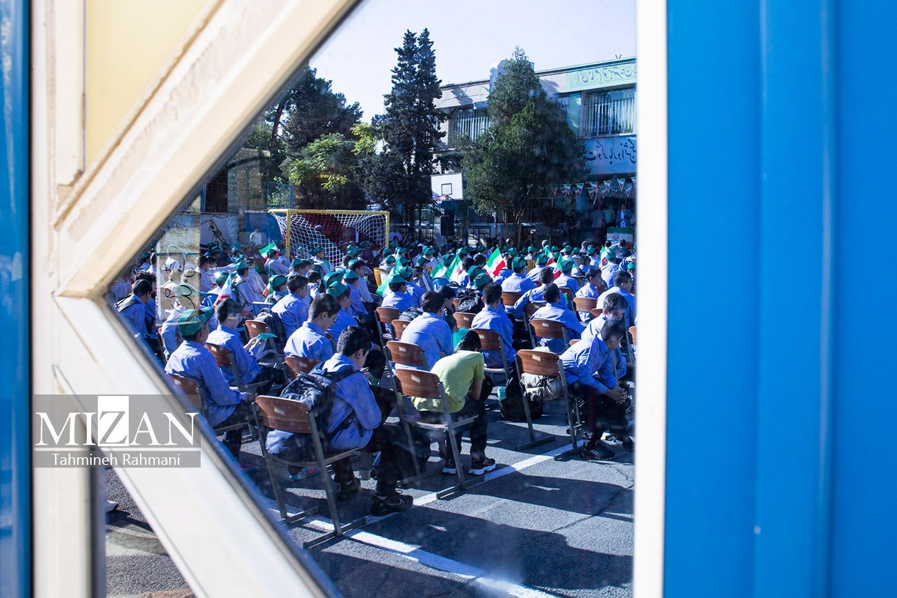 دغدغه دانشآموزان و والدینشان؛ از کمبود امکانات آموزشی مناسب تا دشواری امتحانات نهایی و کنکور دغدغه دانشآموزان و والدینشان؛ از کمبود امکانات آموزشی مناسب تا دشواری امتحانات نهایی و کنکور