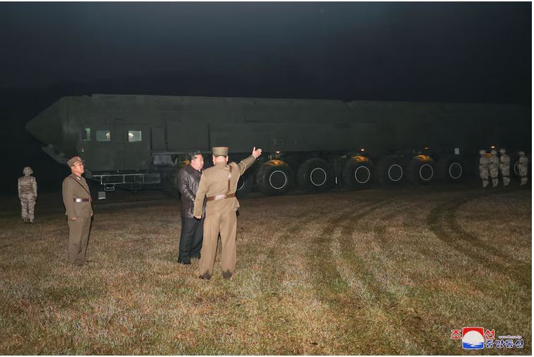 کره شمالی موشک قارهپیما جدید آزمایش کرد کره شمالی موشک قارهپیما جدید آزمایش کرد