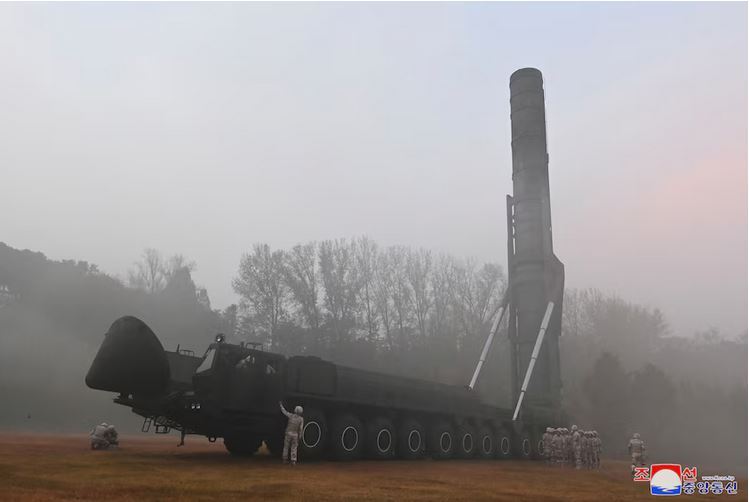کره شمالی موشک قارهپیما جدید آزمایش کرد کره شمالی موشک قارهپیما جدید آزمایش کرد