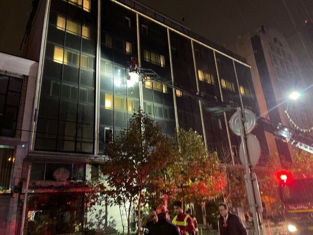 نجات جان ۴۰ نفر در آتشسوزی هتل رامتین تهران نجات جان ۴۰ نفر در آتشسوزی هتل رامتین تهران