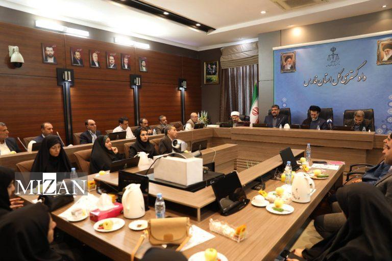 برگزاری آیین تحلیف مشاوران و صدور مجوز فعالیت مرکز مشاوره خانواده فارس برگزاری آیین تحلیف مشاوران و صدور مجوز فعالیت مرکز مشاوره خانواده فارس