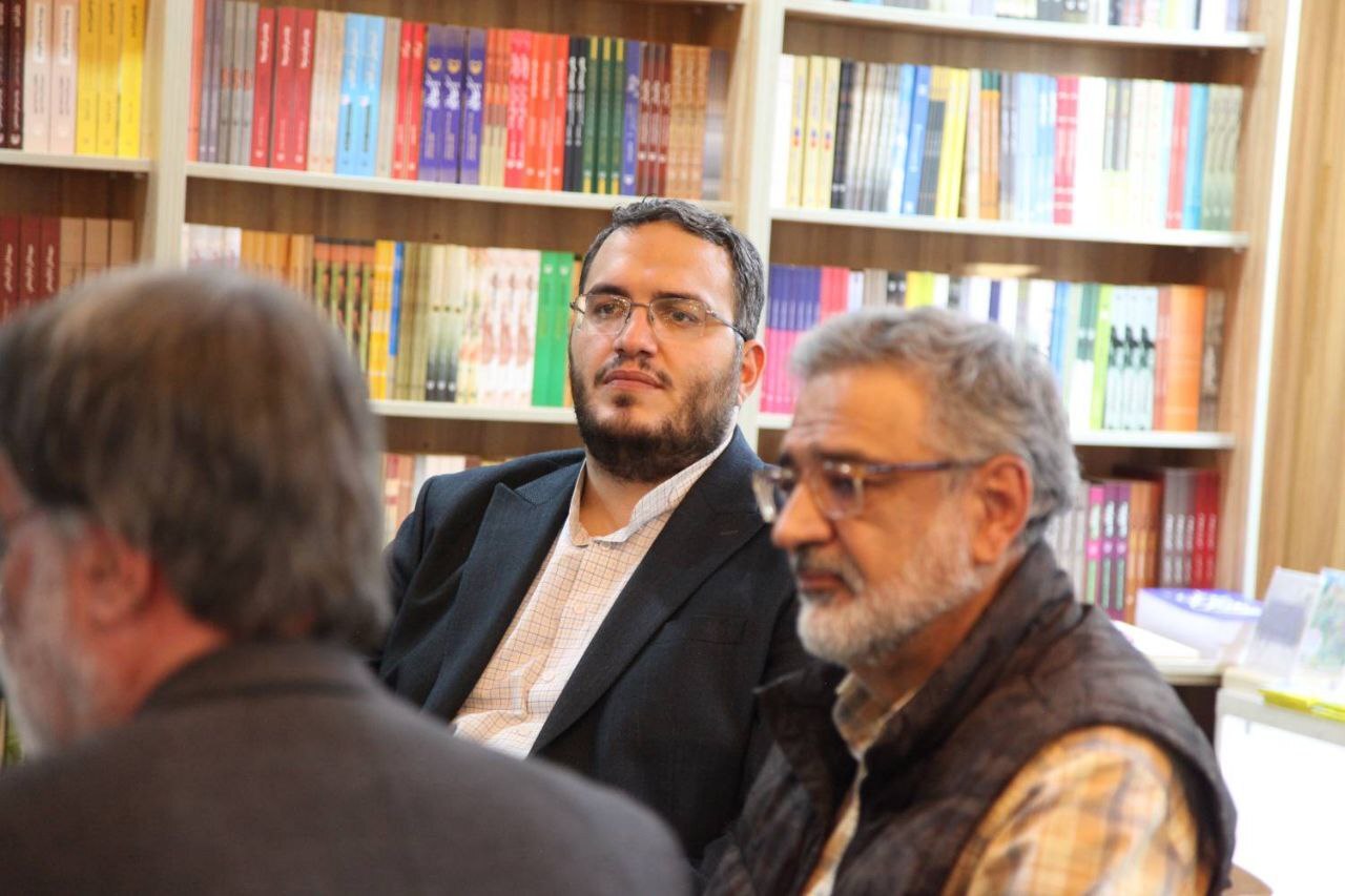 جشن انتشار کتاب «یادداشتهای بیتاریخ» برگزار شد جشن انتشار کتاب «یادداشتهای بیتاریخ» برگزار شد