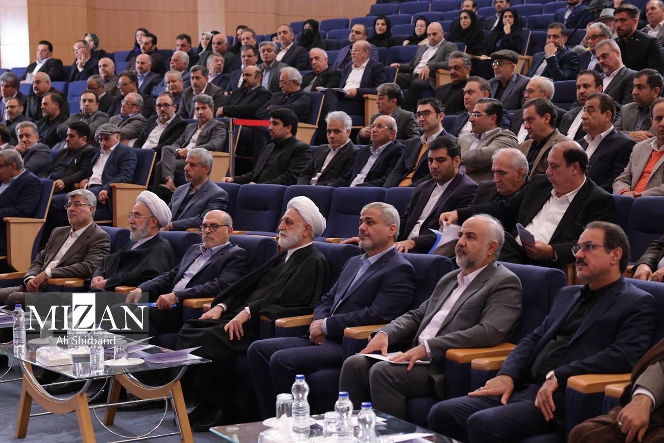 رئیس قوه قضاییه: انتظار و توقع فعالان اقتصادی از دستگاه قضایی رسیدگی تخصصی به پروندههای اقتصادی است/ در مسیر مبارزه با فساد و مفسد قاطع هستیم رئیس قوه قضاییه: انتظار و توقع فعالان اقتصادی از دستگاه قضایی رسیدگی تخصصی به پروندههای اقتصادی است/ در مسیر مبارزه با فساد و مفسد قاطع هستیم