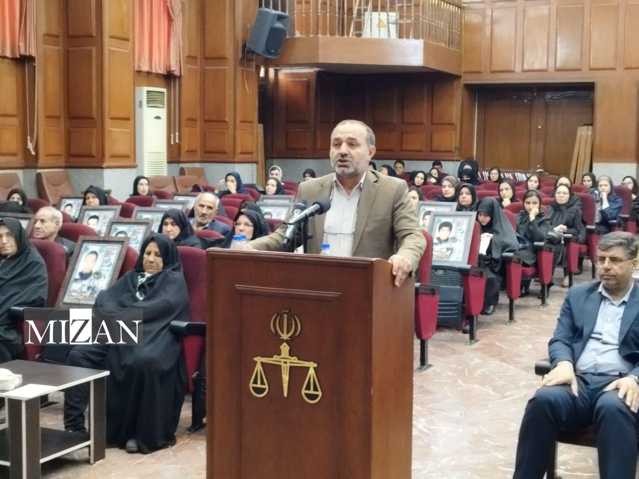 برگزاری دادگاه بررسی بمباران مدارسِ بروجرد در دوره جنگ تحمیلی؛ شهادت ۶۸ دانشآموز و شهروند با موشکهای آمریکایی برگزاری دادگاه بررسی بمباران مدارسِ بروجرد در دوره جنگ تحمیلی؛ شهادت ۶۸ دانشآموز و شهروند با موشکهای آمریکایی