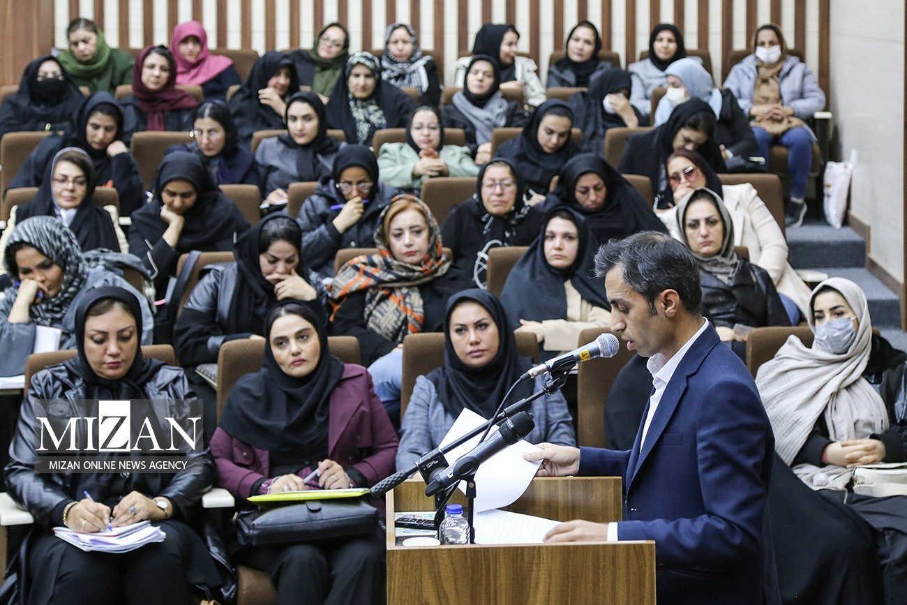 سومین جلسه دادگاه رسیدگی به پرونده کثیرالشاکی رضایت خودرو طراوت نوین/ بازی با سرمایه مردم براساس حدس و پیشبینی/ از خرید و فروش عتیقه با سرمایه مردم تا پرداخت روزانه یک میلیارد تومان به نزدیکان متهم/ قاضی دادگاه: هیچ شخصی بدون اجازه بانک مرکزی اجازه جذب سرمایه مردم را ندارد سومین جلسه دادگاه رسیدگی به پرونده کثیرالشاکی رضایت خودرو طراوت نوین/ بازی با سرمایه مردم براساس حدس و پیشبینی/ از خرید و فروش عتیقه با سرمایه مردم تا پرداخت روزانه یک میلیارد تومان به نزدیکان متهم/ قاضی دادگاه: هیچ شخصی بدون اجازه بانک مرکزی اجازه جذب سرمایه مردم را ندارد