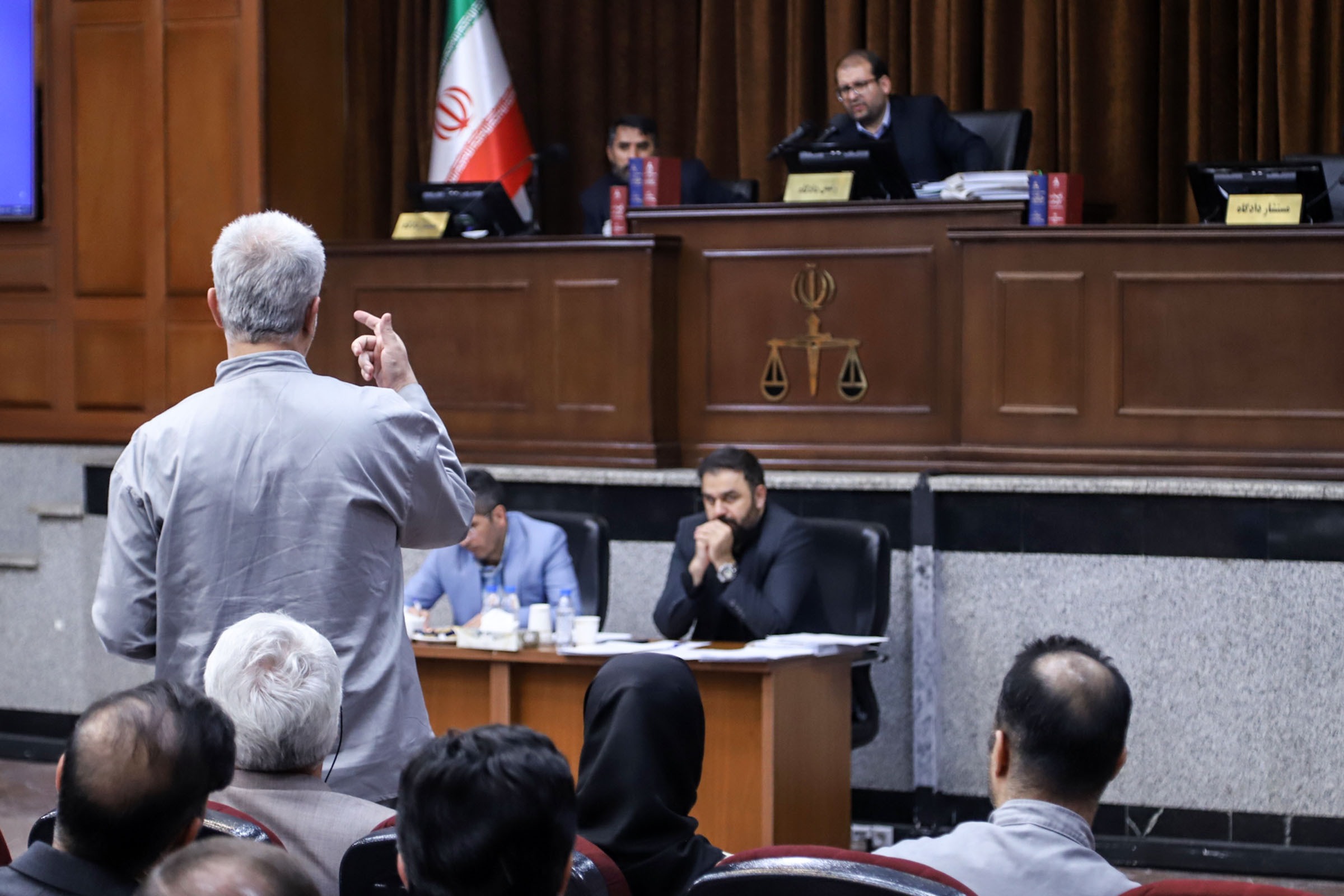 توضیحات نماینده گمرک در دادگاه دبش درباره چایهای مخلوط ایرانی- خارجی که به عنوان چای هندی ثبت سفارش شده بودند توضیحات نماینده گمرک در دادگاه دبش درباره چایهای مخلوط ایرانی- خارجی که به عنوان چای هندی ثبت سفارش شده بودند