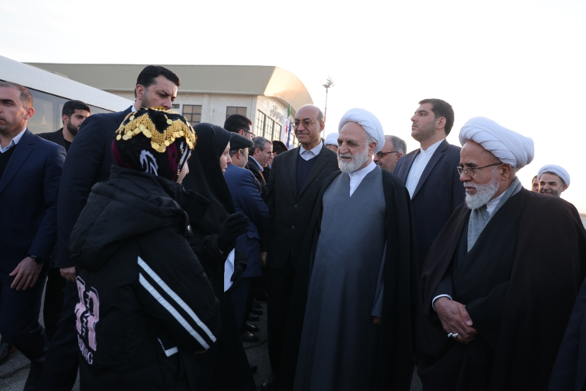 رئیس قوه قضاییه: حضور در جمع مردم و شنیدن مطالبات آنها از جمله اهداف اصلی سفرهای استانی است رئیس قوه قضاییه: حضور در جمع مردم و شنیدن مطالبات آنها از جمله اهداف اصلی سفرهای استانی است