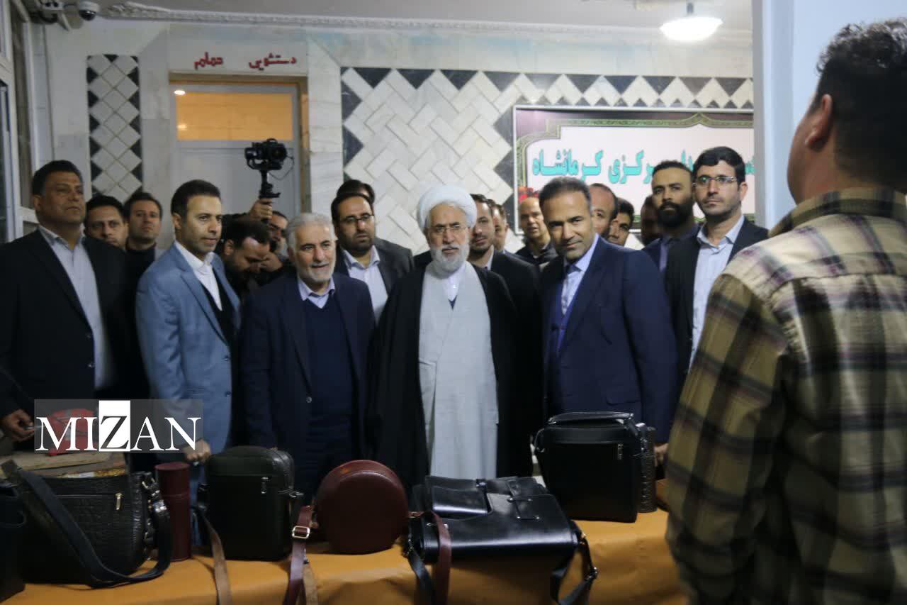 ۱۷۰ زندانی از زندان مرکزی کرمانشاه آزاد شدند ۱۷۰ زندانی از زندان مرکزی کرمانشاه آزاد شدند