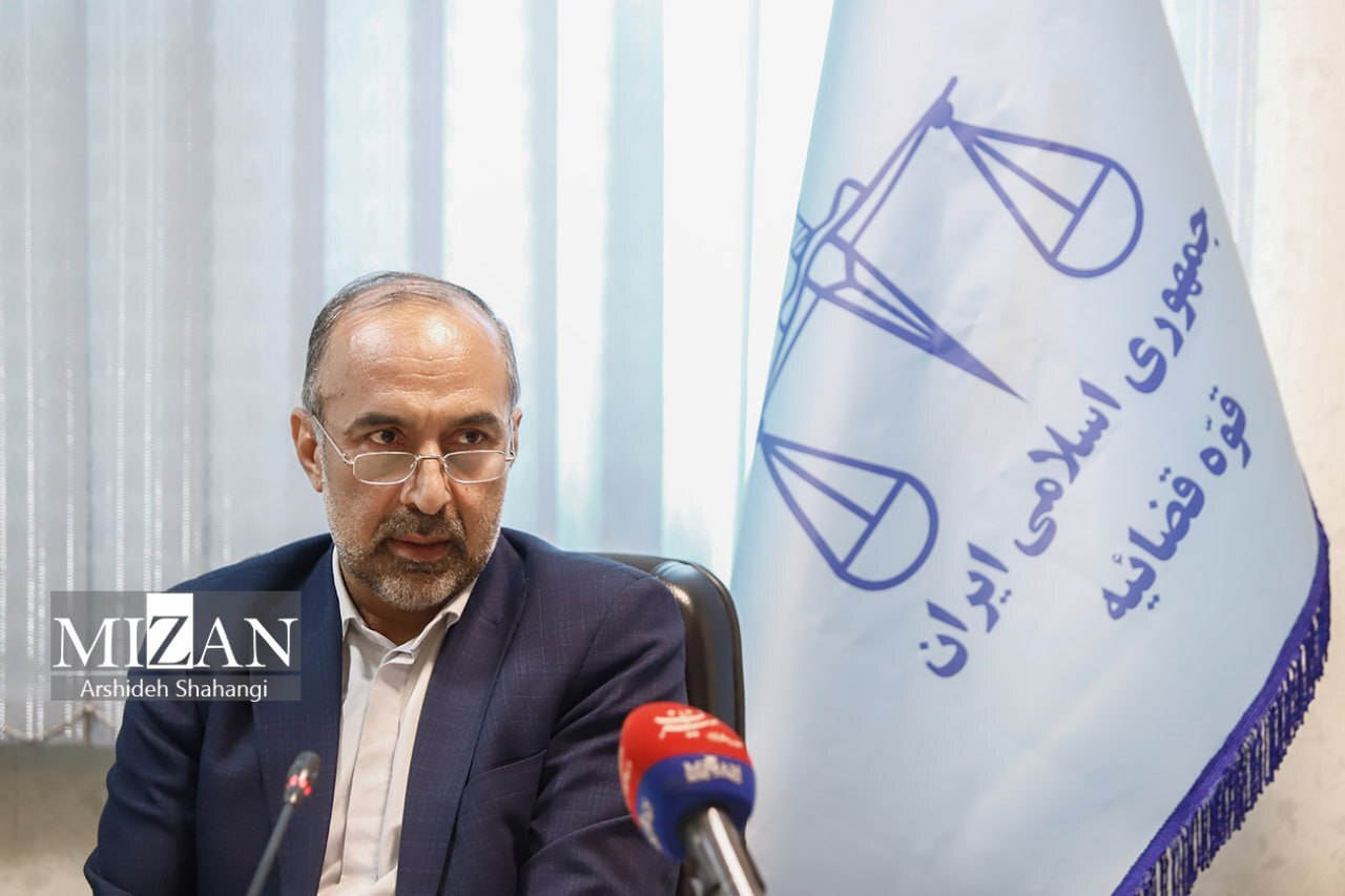 نشست تخصصی بررسی و آسیب شناسی «قانون الزام به ثبت رسمی اموال غیر منقول» نشست تخصصی بررسی و آسیب شناسی «قانون الزام به ثبت رسمی اموال غیر منقول»