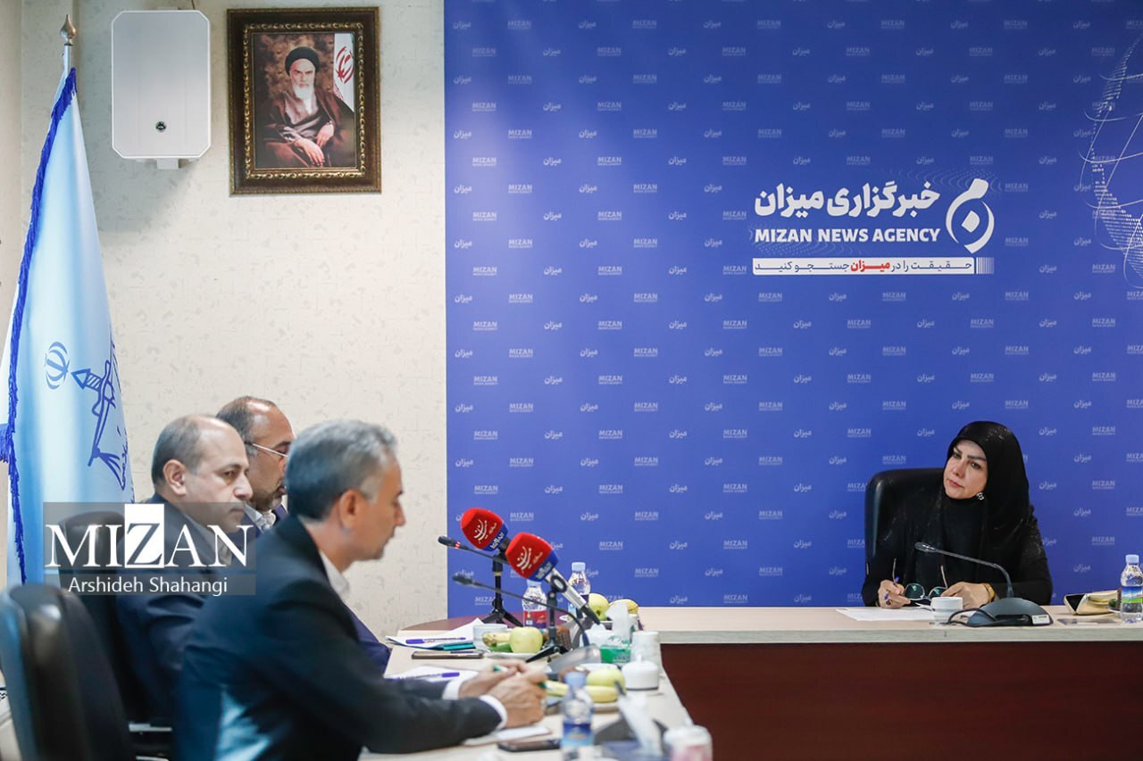 نشست تخصصی بررسی و آسیب شناسی «قانون الزام به ثبت رسمی اموال غیر منقول» نشست تخصصی بررسی و آسیب شناسی «قانون الزام به ثبت رسمی اموال غیر منقول»