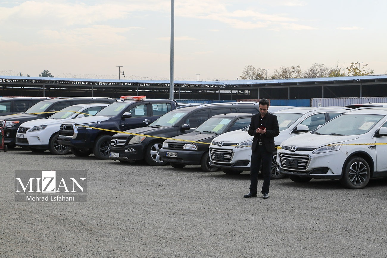 رئیس کل دادگستری استان تهران: ۶ خودروی خارجی متعلق به شرکت کوروش کمپانی به مزایده گذاشته میشود رئیس کل دادگستری استان تهران: ۶ خودروی خارجی متعلق به شرکت کوروش کمپانی به مزایده گذاشته میشود